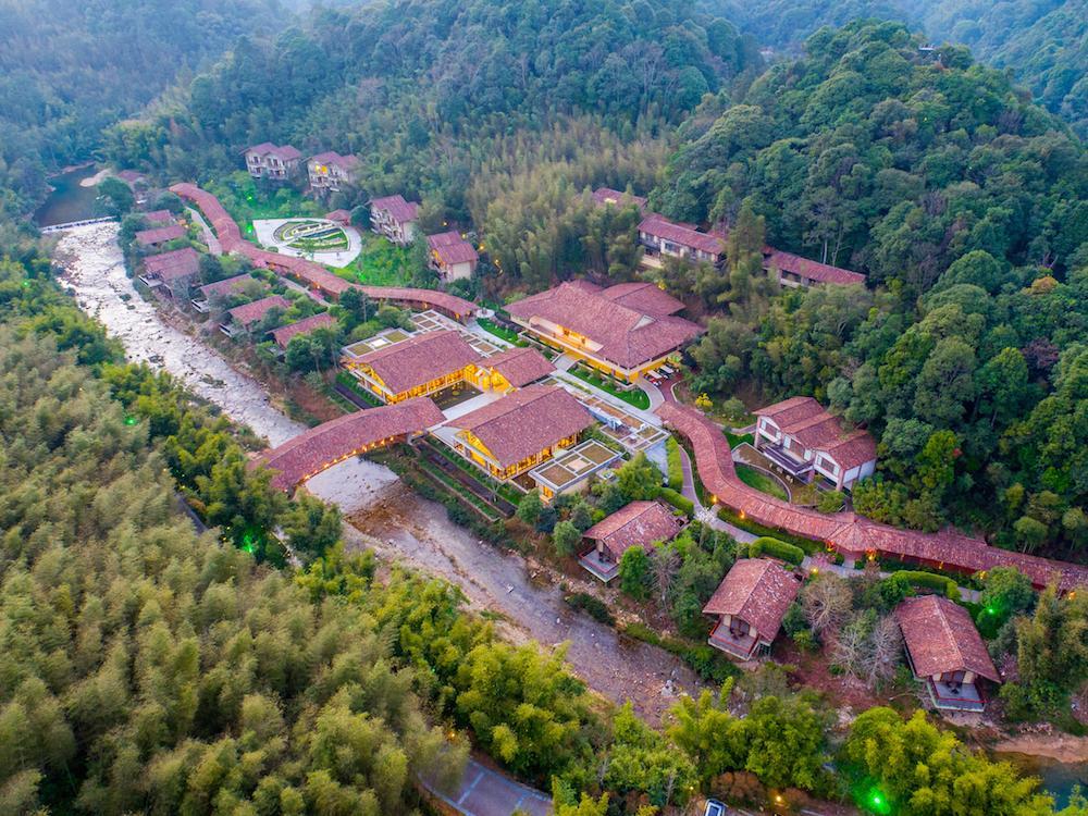 Longmen Crosswaters Ecolodge & Spa מראה חיצוני תמונה